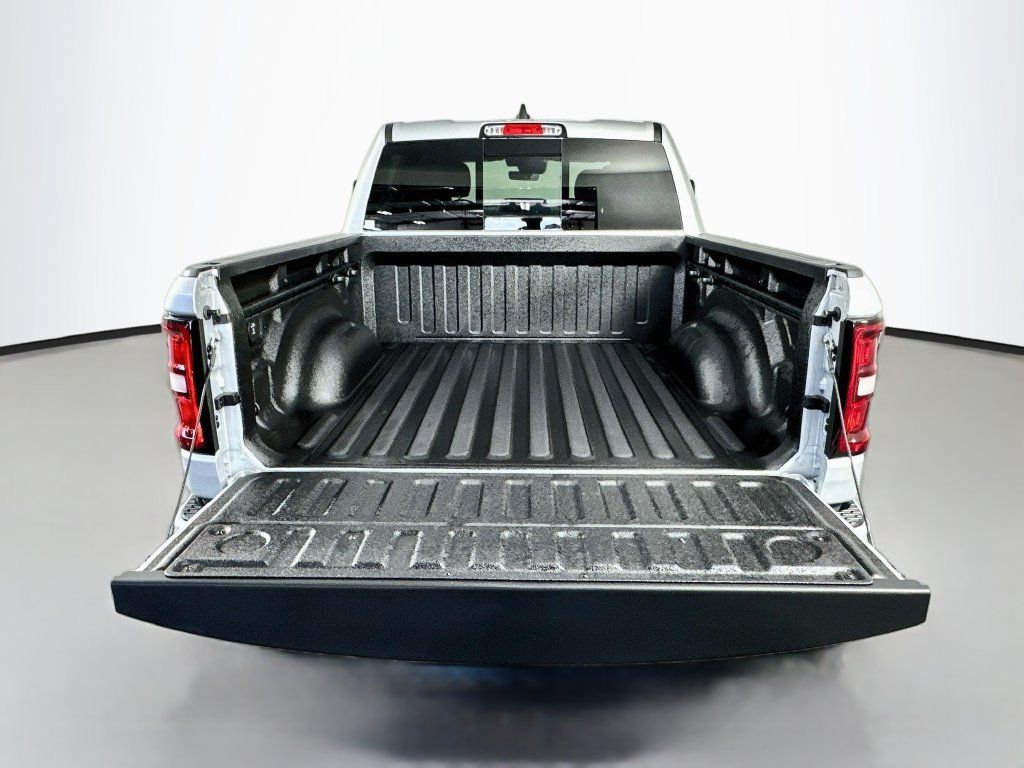 New 2026 RAM 1500 Express AWD/4WD image 16
