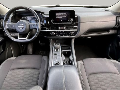 Used 2025 Nissan Pathfinder SV AWD/4WD image 13