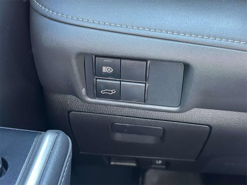 Used 2022 Toyota Highlander XSE image 23