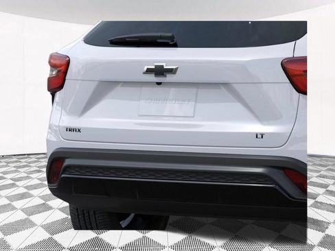 New 2026 Chevrolet Trax LT w/ Midnight Edition FWD image 22