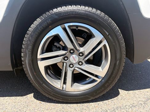 Used 2019 GMC Terrain SLT w/ Preferred Package AWD/4WD image 9
