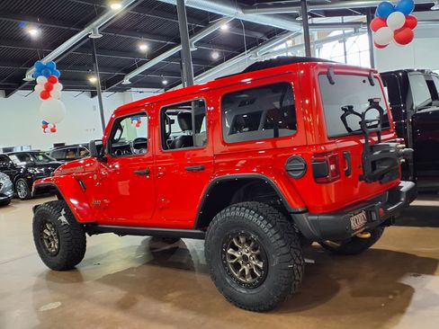 Used 2022 Jeep Wrangler Unlimited Rubicon w/ Trailer Tow Package AWD/4WD image 4
