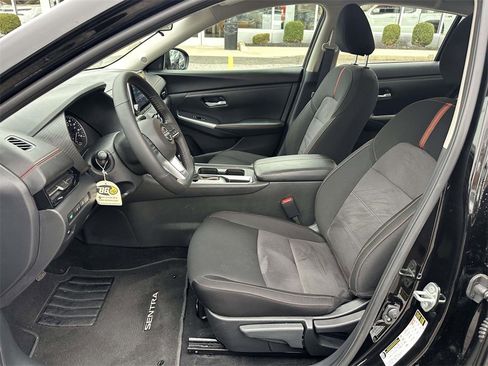 Certified 2025 Nissan Sentra SR image 17