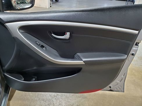 Used 2014 Hyundai Elantra GT w/ Option Group 03 image 17