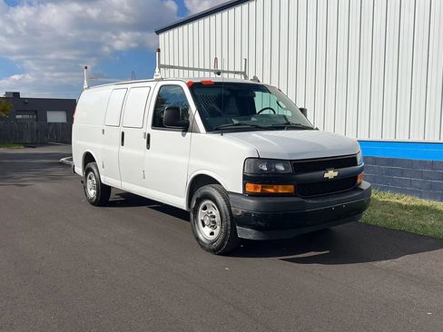 Used 2022 Chevrolet Express 2500 w/ Driver Convenience Package image 3