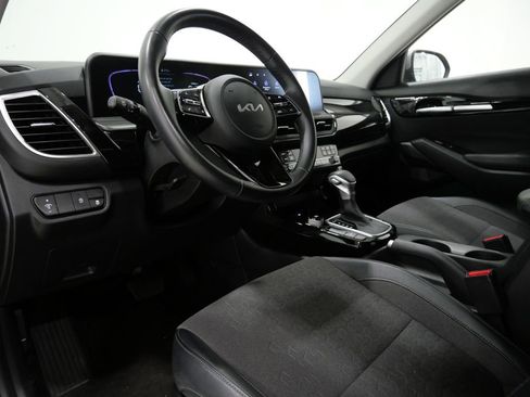 Used 2025 Kia Seltos S FWD image 10