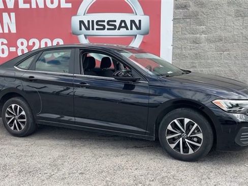 Used 2024 Volkswagen Jetta S image 3