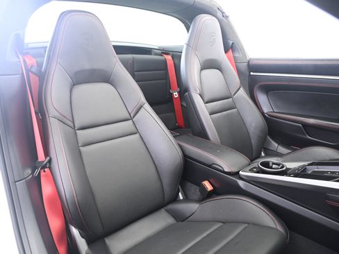 Certified 2024 Porsche 911 Targa 4S AWD/4WD image 23