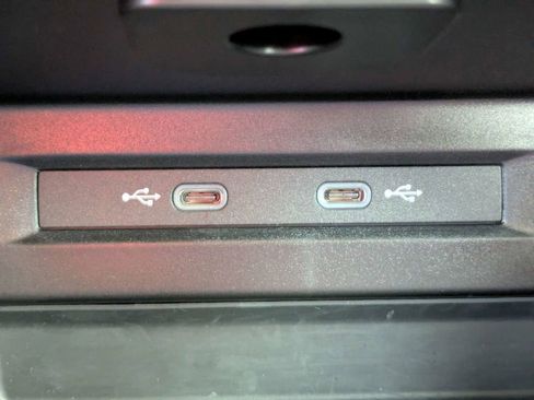 Certified 2024 Volkswagen Tiguan SE R-Line image 32