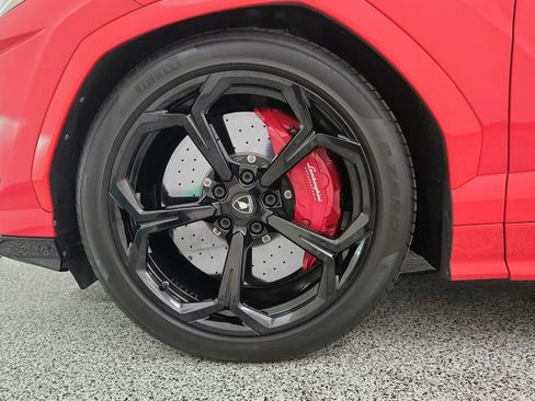 Used 2022 Lamborghini Urus AWD/4WD image 42