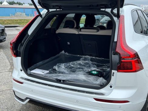 New 2026 Volvo XC60 B5 Plus w/ Protection Package Premier AWD/4WD image 12