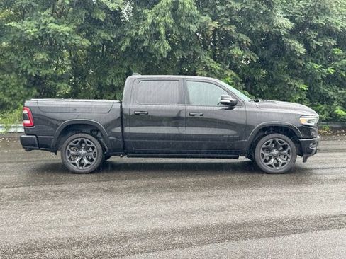 Used 2020 RAM 1500 Limited w/ Black Appearance Package AWD/4WD image 8