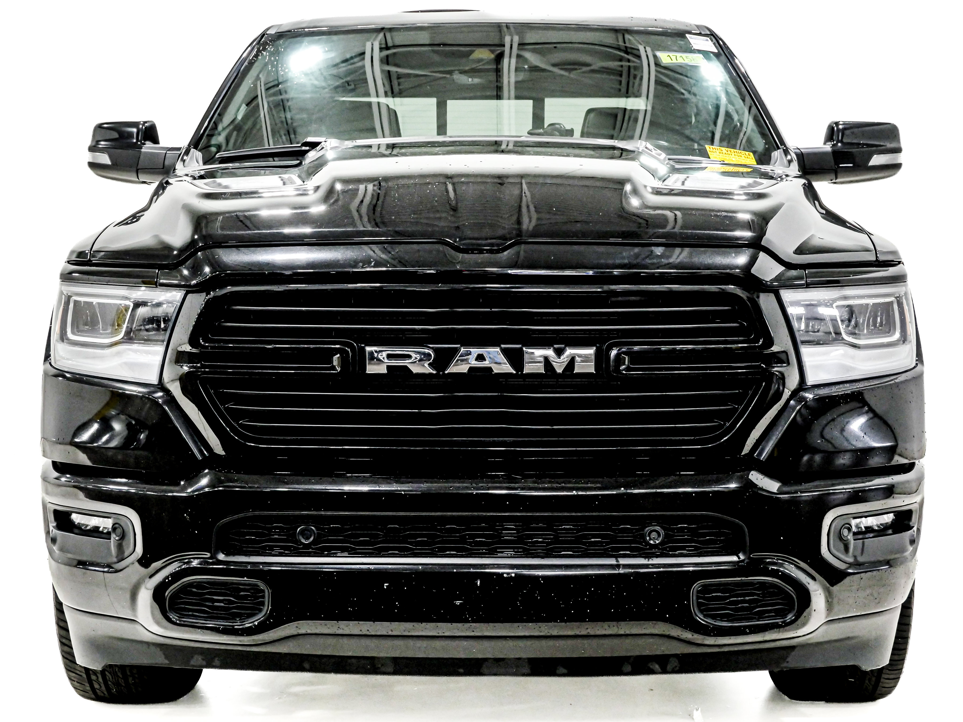 Used 2023 RAM 1500 Laramie AWD/4WD image 2