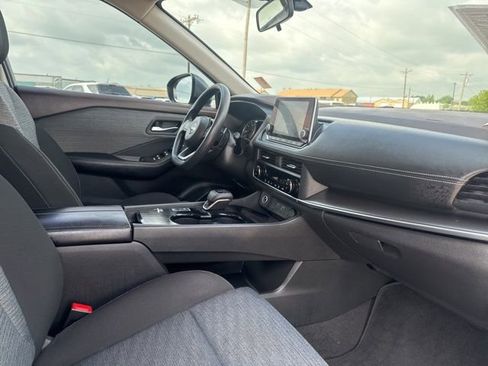 Used 2023 Nissan Rogue SV FWD image 16