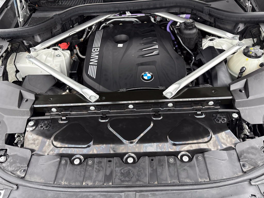 Used 2024 BMW X5 sDrive40i w/ M Sport Package RWD image 11