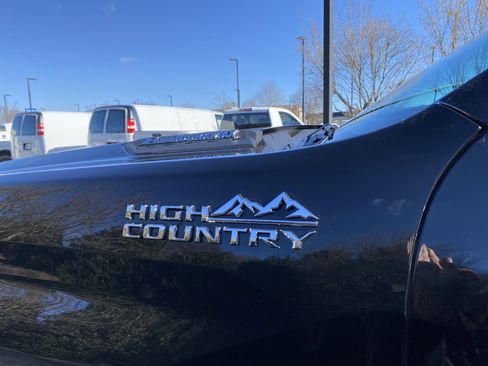 Used 2023 Chevrolet Silverado 2500 High Country w/ Z71 Off-Road Package image 48