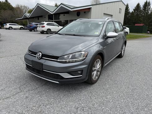 Used 2018 Volkswagen Golf Alltrack S AWD/4WD image 1