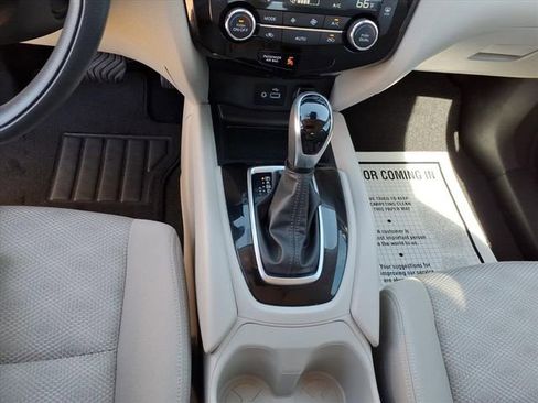 Used 2020 Nissan Rogue Sport SV image 17