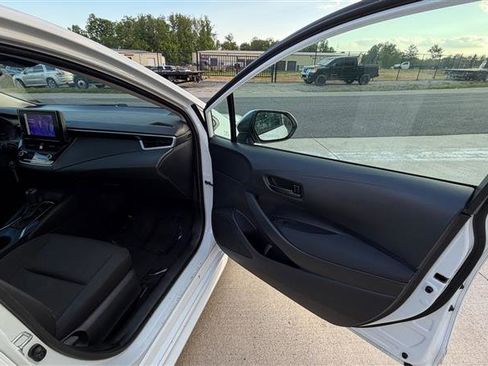 Used 2023 Toyota Corolla LE w/ Carpet Mat Package (TMS) FWD image 17