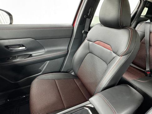 Certified 2025 Nissan Kicks SR FWD image 13