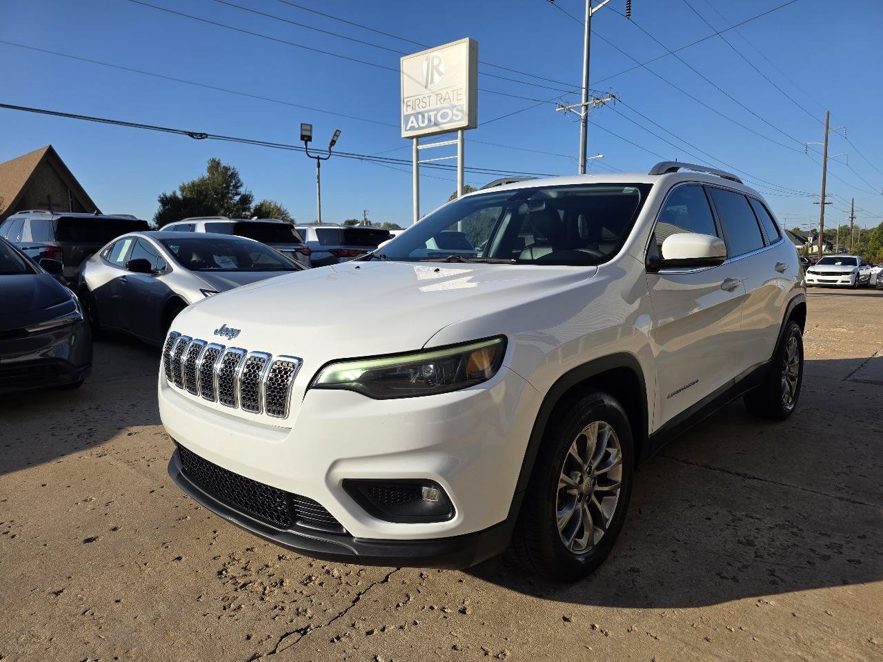 Used 2020 Jeep Cherokee Latitude Plus FWD image 3