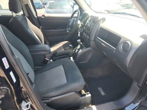 Used 2014 Jeep Patriot Latitude w/ Sun/Sound Group AWD/4WD image 15