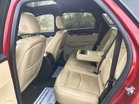 Used 2019 Cadillac XT5 Luxury image 4