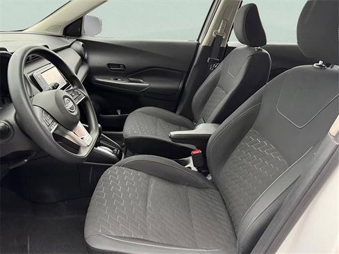 Used 2022 Nissan Kicks S image 12