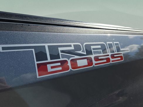 Used 2021 Chevrolet Silverado 1500 LT Trail Boss w/ Convenience Package II image 30
