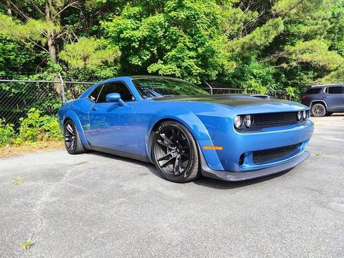Used 2021 Dodge Challenger R/T Scat Pack RWD image 3