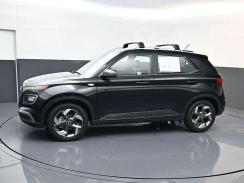 Certified 2024 Hyundai Venue SEL FWD image 7