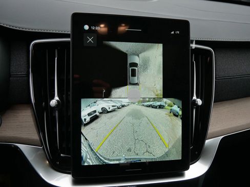 New 2026 Volvo XC90 B6 Plus image 10