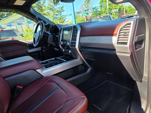 Used 2019 Ford F250 Platinum w/ Platinum Ultimate Package AWD/4WD image 23