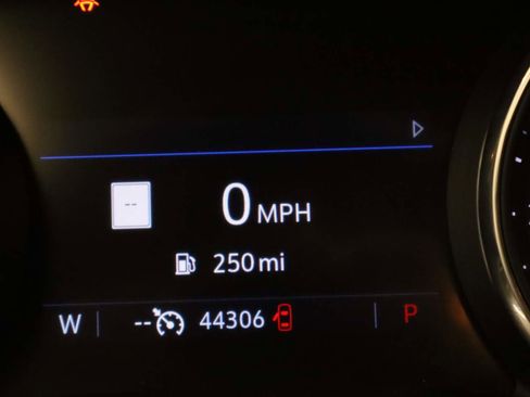 Used 2022 Buick Encore GX Select w/ Advanced Technology Package FWD image 5