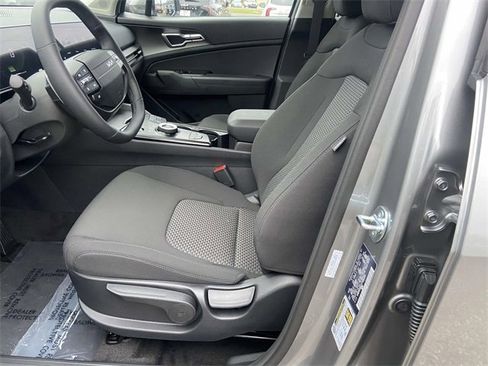 New 2026 Kia Sportage LX image 11