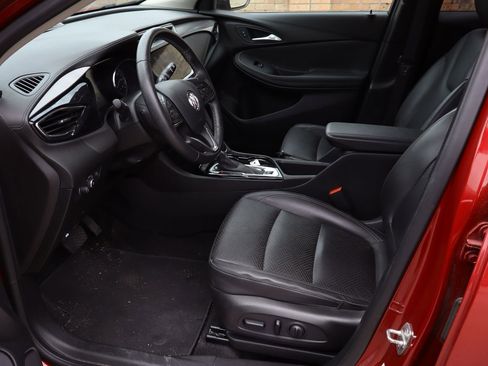 Used 2020 Buick Encore GX Essence w/ Experience Buick Package FWD image 15