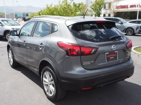 Used 2018 Nissan Rogue Sport SV AWD/4WD image 5