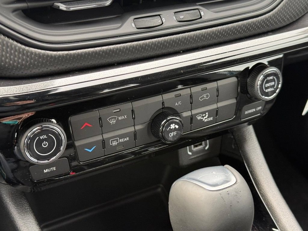 New 2026 Jeep Compass Latitude AWD/4WD image 16