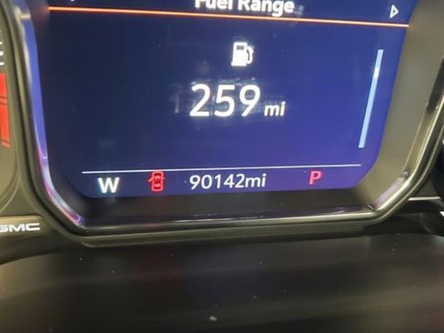 Used 2021 GMC Yukon Denali w/ Denali Premium Package image 28