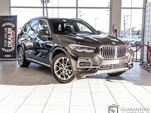 Used 2022 BMW X5 xDrive40i w/ Premium Package image 6