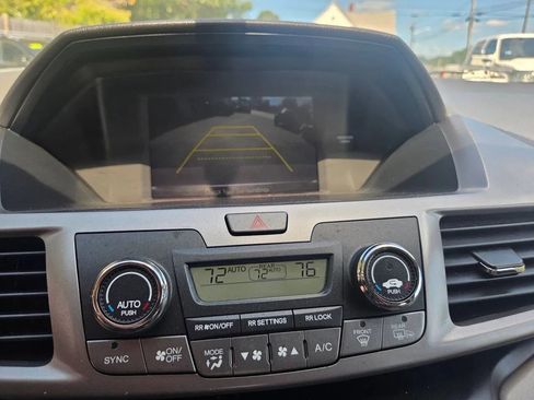 Used 2016 Honda Odyssey SE image 8