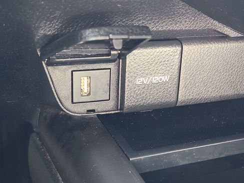 Used 2021 Toyota Camry SE image 29