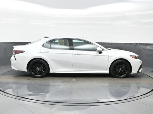 Used 2021 Toyota Camry XSE w/ Navigation Package FWD image 7