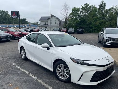 Used 2025 Toyota Camry LE FWD image 8