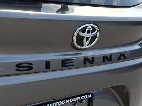 New 2026 Toyota Sienna XLE image 11