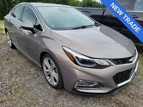 Used 2017 Chevrolet Cruze Premier w/ Premier True North Edition FWD image 1