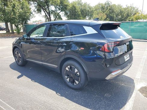 New 2026 Kia Sportage LX image 3