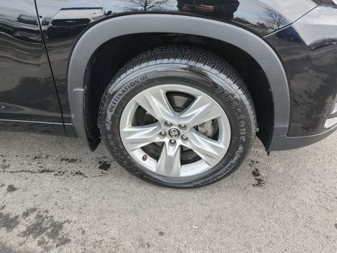 Used 2017 Toyota Highlander Limited image 12