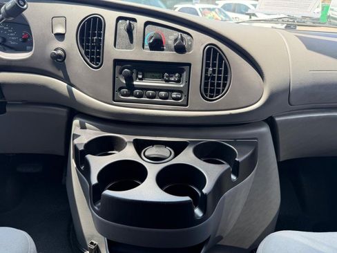 Used 2006 Ford E-150 and Econoline 150 RWD image 29