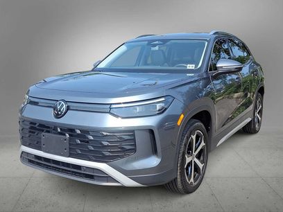 Used 2025 Volkswagen Tiguan SE
